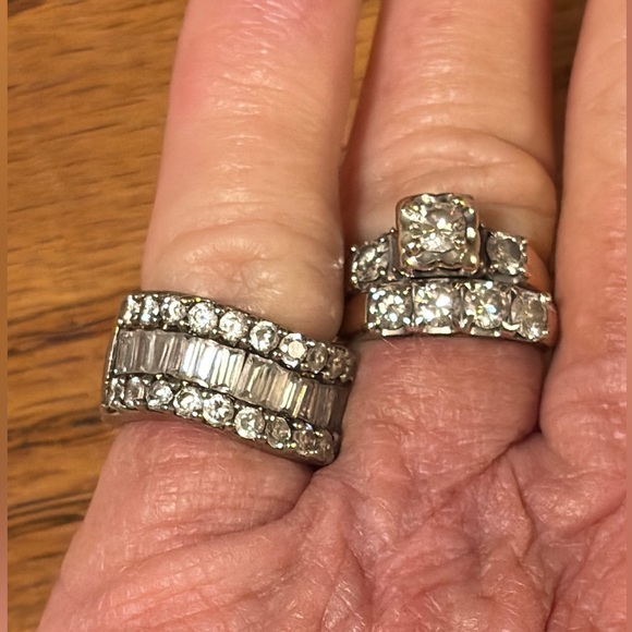 Infinity-style Cocktail Ring. - Picture 6 of 8